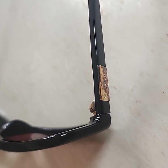 Chanel vintage sunglasses ๐ - Picture 5 of 8